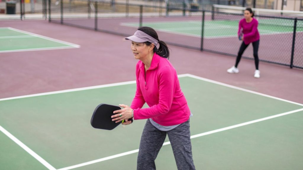 Can You Change Hands in Pickleball